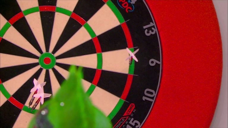 The reigning champion struck with this spectacular 126 finish to close in on victory